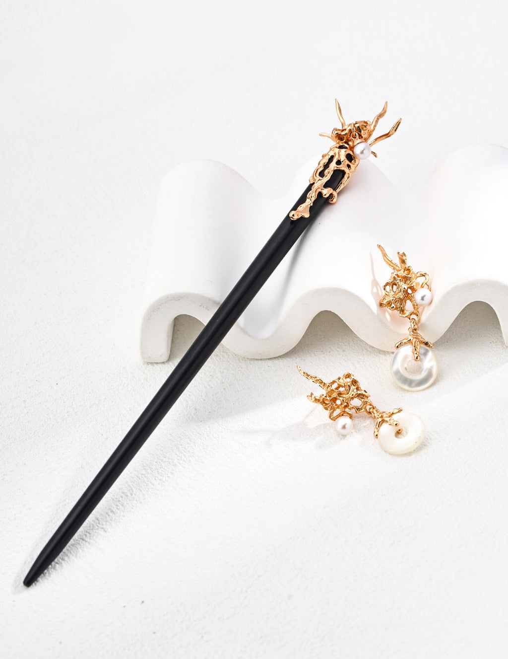 Vintage Design Natural Pearl Mother-of-Pearl Earrings