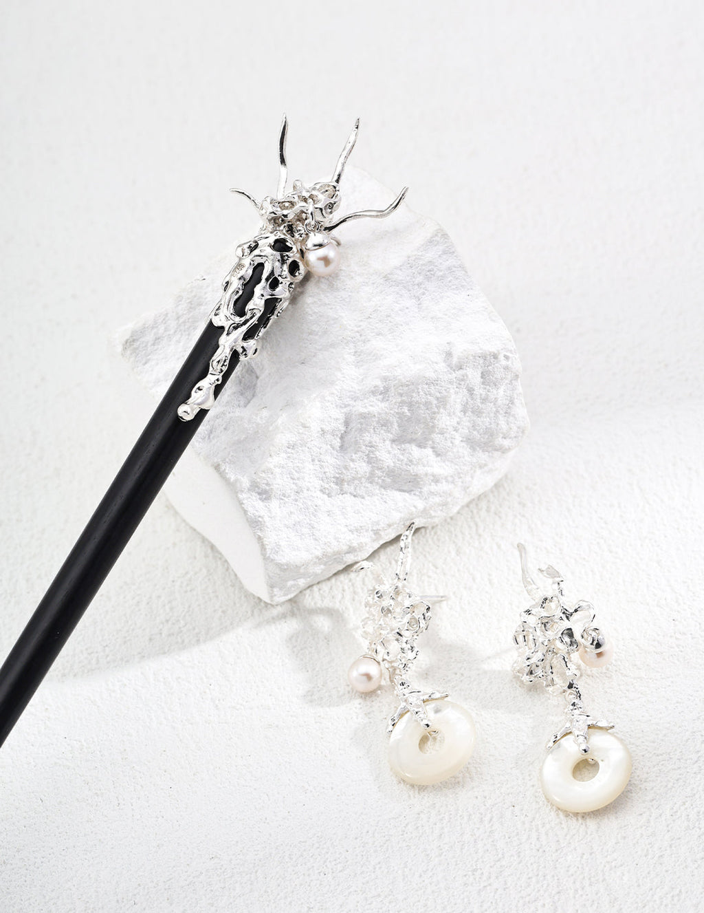 Vintage Design Natural Pearl Mother-of-Pearl Earrings