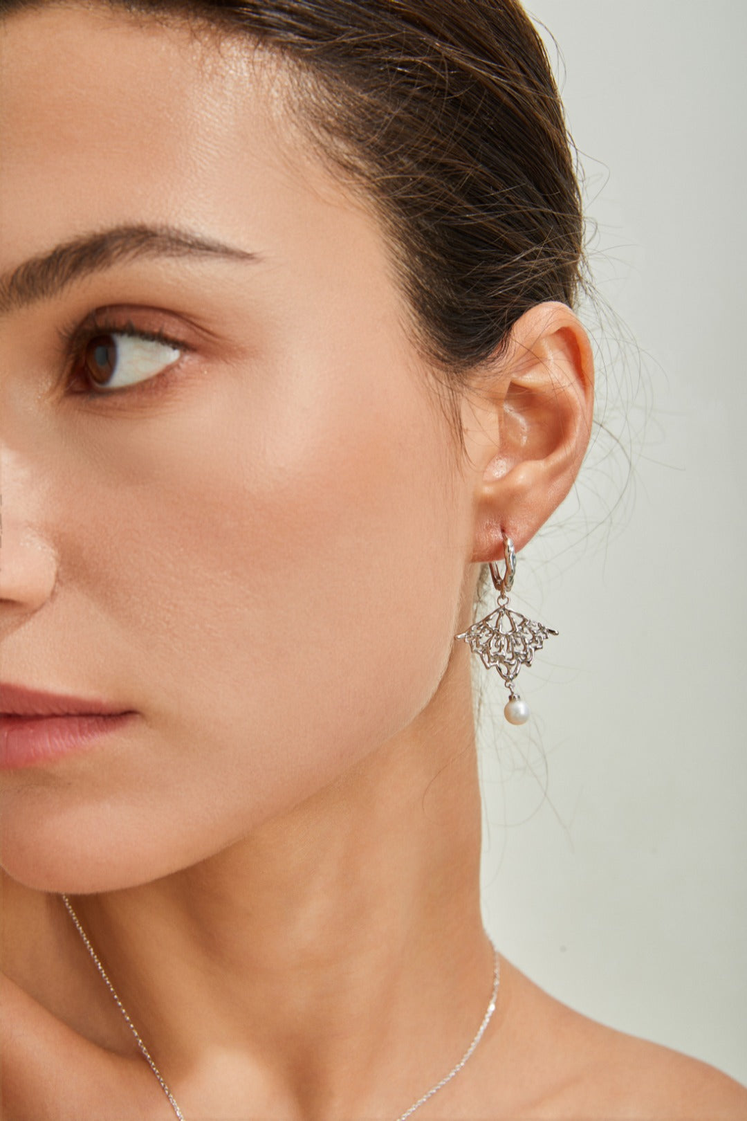 Fashion Skirt Hem Pearl Earrings