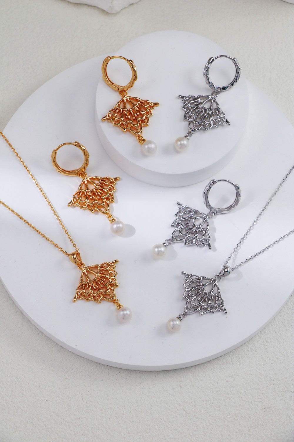 Fashion Skirt Hem Pearl Earrings